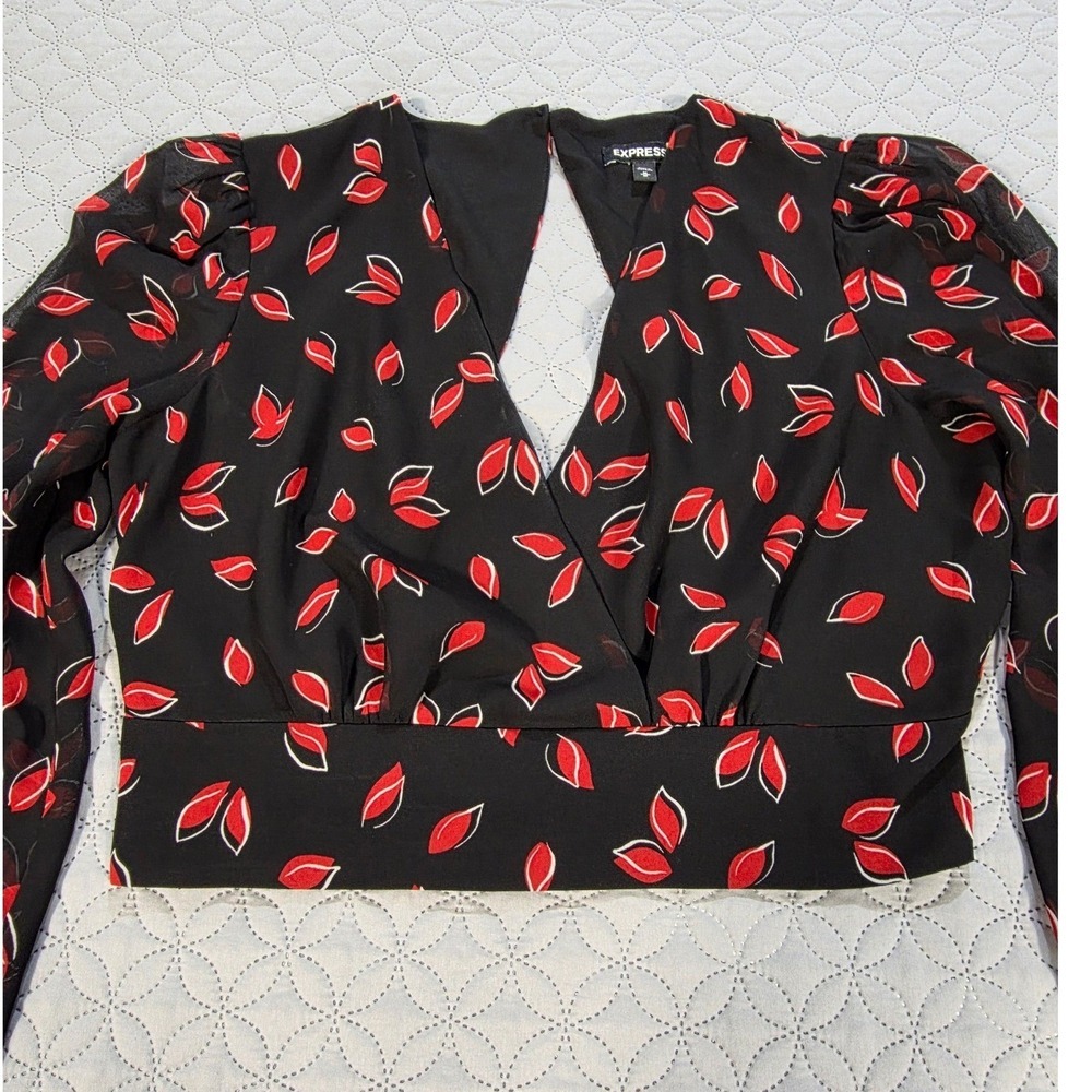 Express Womens Black Red Leaf Print Surplice Open Back Smocked Crop Top M